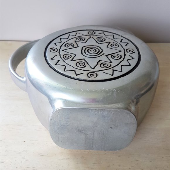 Pewter Wilton Armetale water pitcher. - Picture 4 of 5